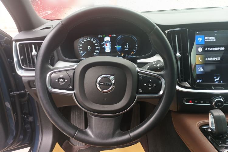 Used Volvo S60 New Energy 2022 T8 eDrive Hybrid All-Wheel Drive Smart Luxury Edition Steering Wheel