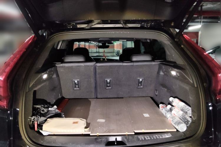 Used Cadillac XT4 2021 28T Two-Wheel Drive Leading Version Trunk