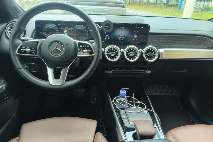 Used Mercedes-Benz GLB 2023 GLB 220 Sport Edition Center Console