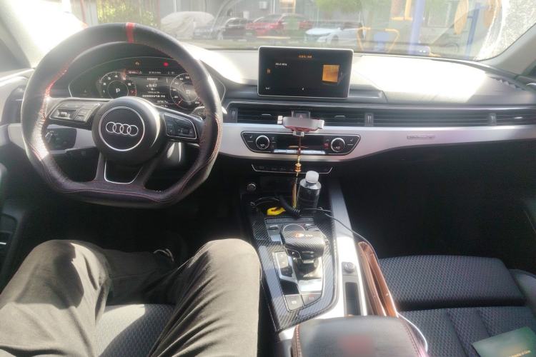 Used Audi A4L 2018 30th Anniversary Edition 45 TFSI quattro Sport model
