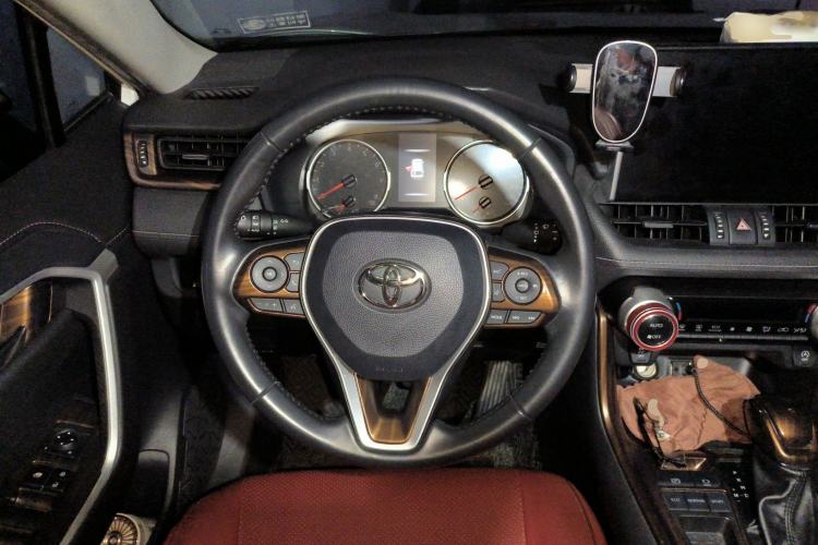 Used Toyota Wildlander 2022 2.0L CVT Two-Wheel Drive Luxury Edition