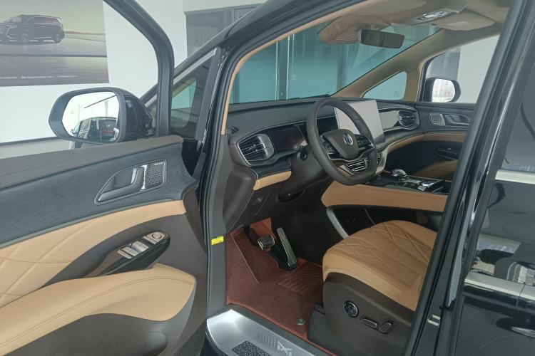 Used Denza D9 2025 Model DM-i Four-Wheel Drive Prestige Edition
