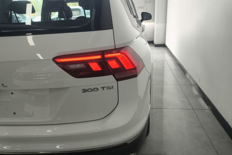 Used Volkswagen Tiguan L 2023 300TSI Automatic Two-Wheel Drive Smart Edition