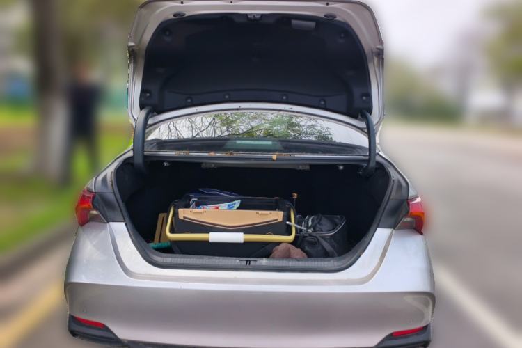 Used Toyota Avalon 2019 Dual-Engine 2.5L XLE Prestige Version China VI Standard Trunk