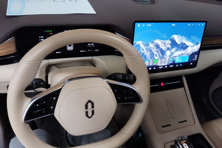 Used Hima AITO M7 2024 1.5T Rear-Drive Plus Version 5 Seats Center Console