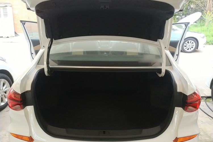 Used Chevrolet Monza 2020 320 Automatic Enjoyment Edition Trunk