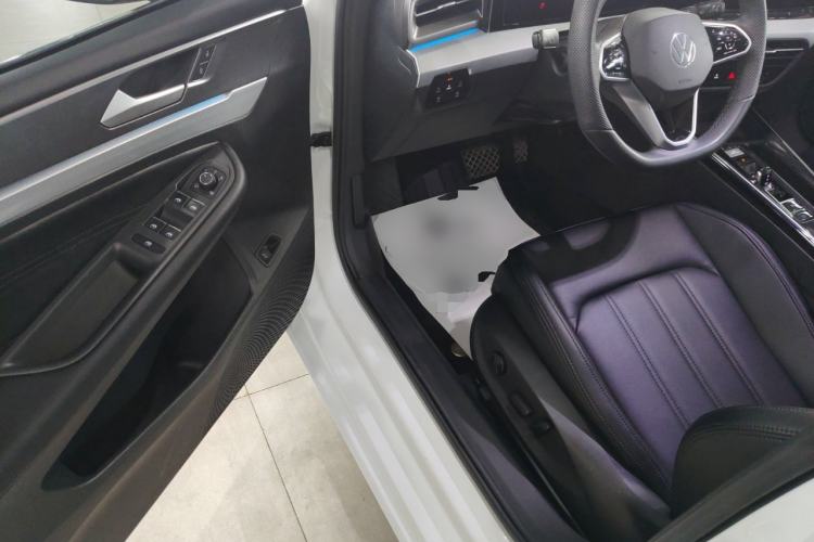 Used Volkswagen Lamando 2024 Lavida L 280TSI DSG Cool & Spicy Edition Driver Seat