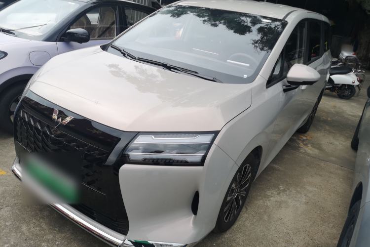 Used Wuling Starlight 730 2025 Model Plug-in Hybrid 125km Luxury Edition