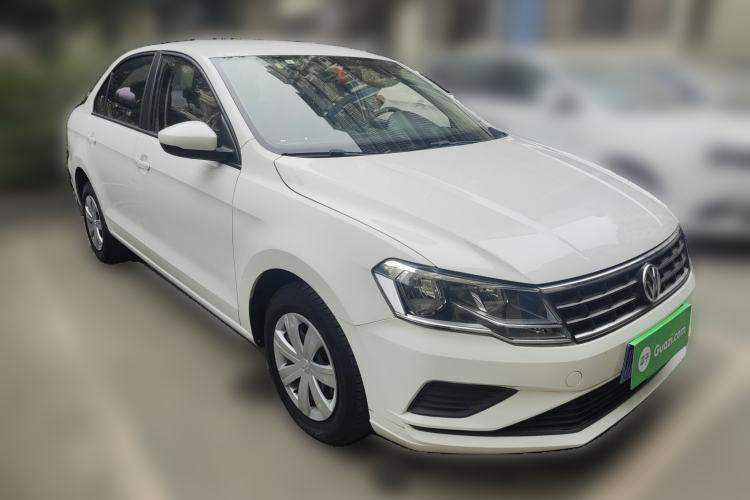 Used Volkswagen Jetta 2017 1.4L Manual Fashion Edition Front Right 45 Deg