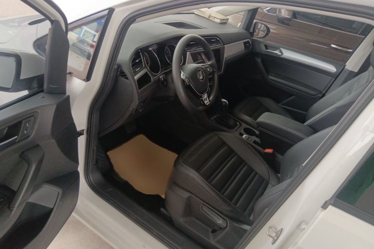 Used Volkswagen Touran 2021 Volkswagen Touran L 280TSI DSG Style Edition 7 Seats
