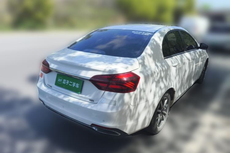 Used Geely Auto Emgrand 2019 Leading Edition 1.5L Manual Fashion Model China V Standard
