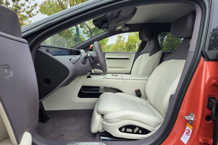 Used Avatr 06 2025 Pro Range-Extended Edition Interior 8