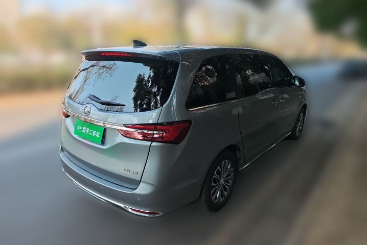 Used Buick GL8 2023 Facelifted Land Cruiser Executive Luxury Version