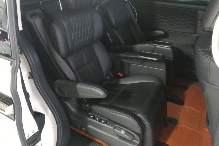 Used Honda Elysion 2022 2.0L eHEV Luxury First Edition Left Rear Seat