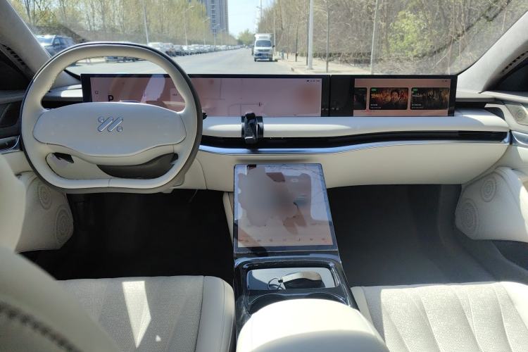 Used IM L7 2022 Pro Model Center Console