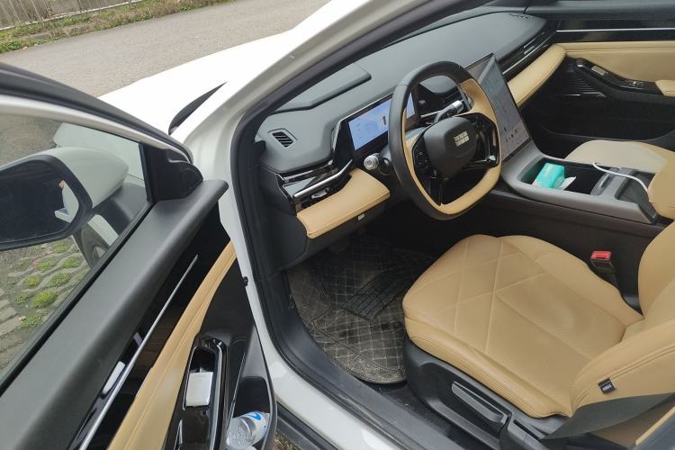 Used Geely Galaxy L6 2023 60km PLUS