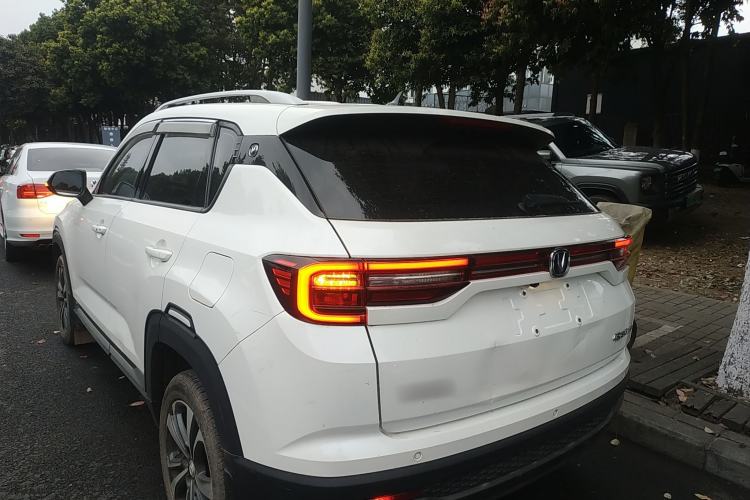 Used CHANGAN CS35PLUS 2021 Revised Version Glory Million Edition 1.6L Manual Luxury Edition
