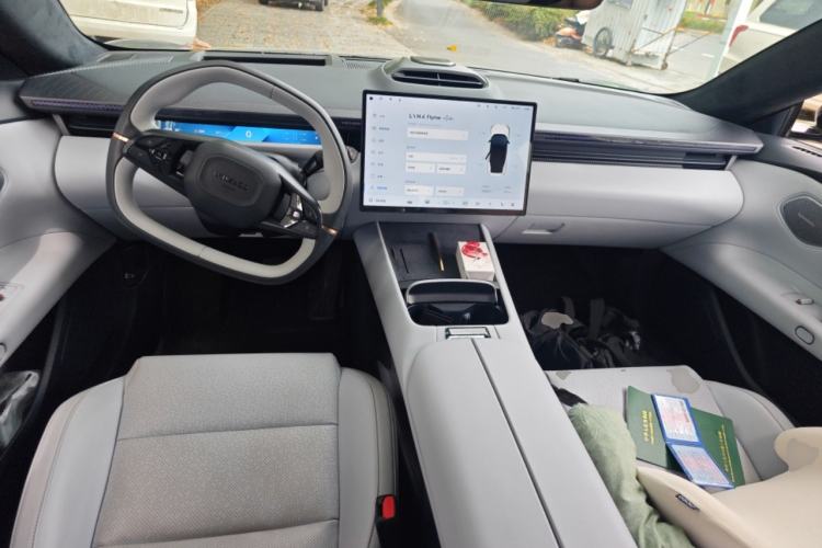 Used Lynk & Co Z10 2025 95 kWh 766 km Range Rear-Wheel Drive Max