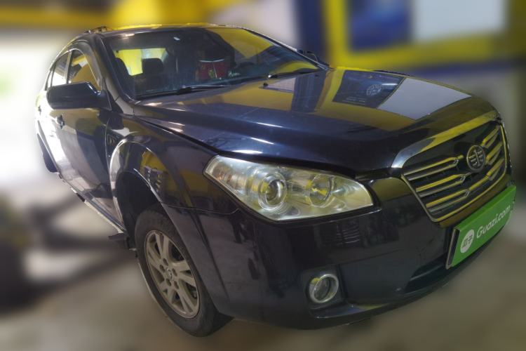 Used Bestune B50 2012 1.6L manual sunroof version Front Right 45 Deg