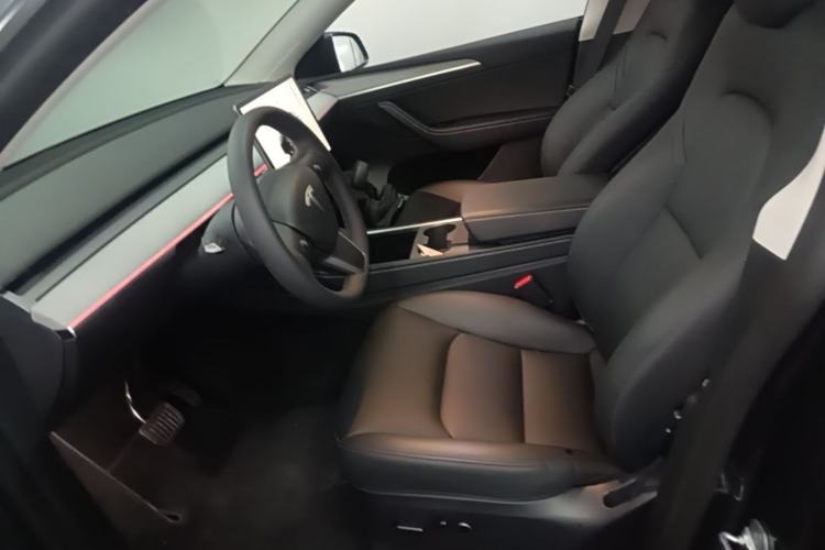 Used Tesla Model Y 2024 Long-Range All-Wheel-Drive Version