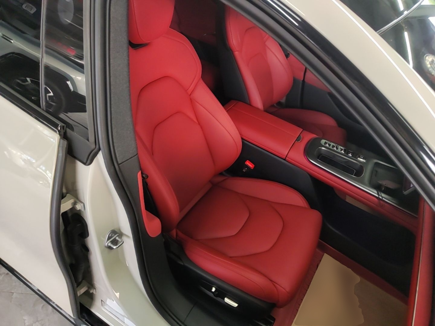 Xiaomi Auto SU7 2024 Rear-Drive Ultra-Long Range Advanced Pro-Level Intelligent Driving Version — снимка 19