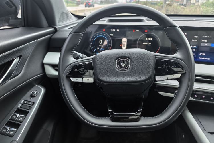 Used Changan CS75 PLUS 2024 3rd Generation Champion Edition 2.0T Intelligent Drive Performance Model
