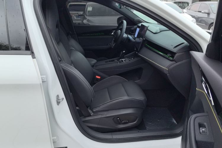 Used Lynk & Co 03 2025 1.5TD DCT Champion Edition Pro Right Front Seat