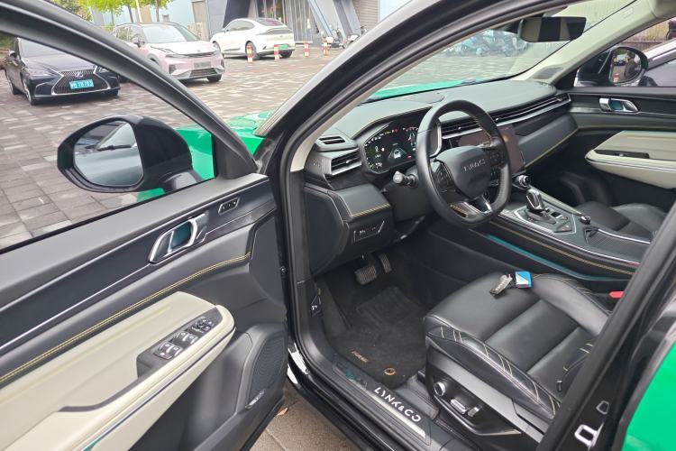 Used Lynk & Co 05 2022 2.0T Two-Wheel Drive Shine Halo Driver Seat