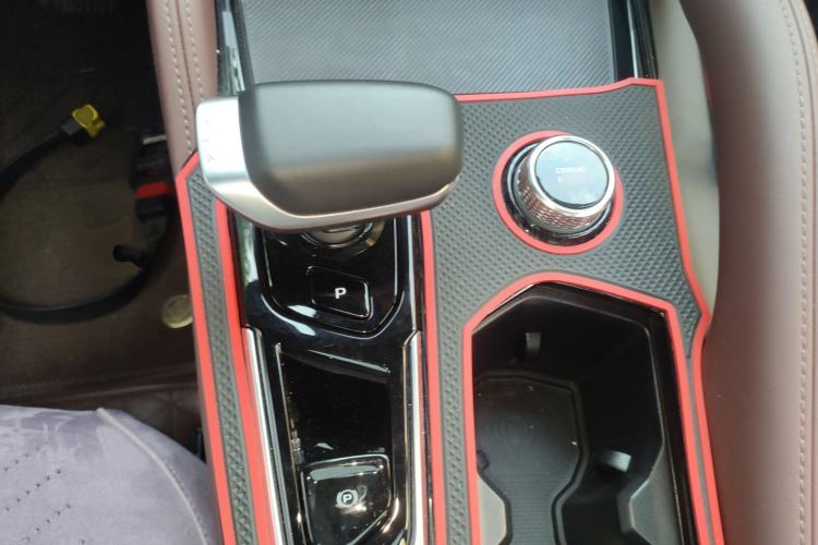 Used Geely Auto Monjaro L 2024 2.0TD High-Power Automatic Two-Wheel Drive Yunqi Version Center Console