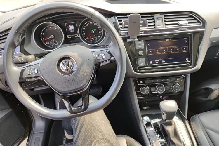 Used Volkswagen Tiguan L 2019 330TSI Automatic Two-Wheel Drive Panoramic Comfort Edition China V Standard
