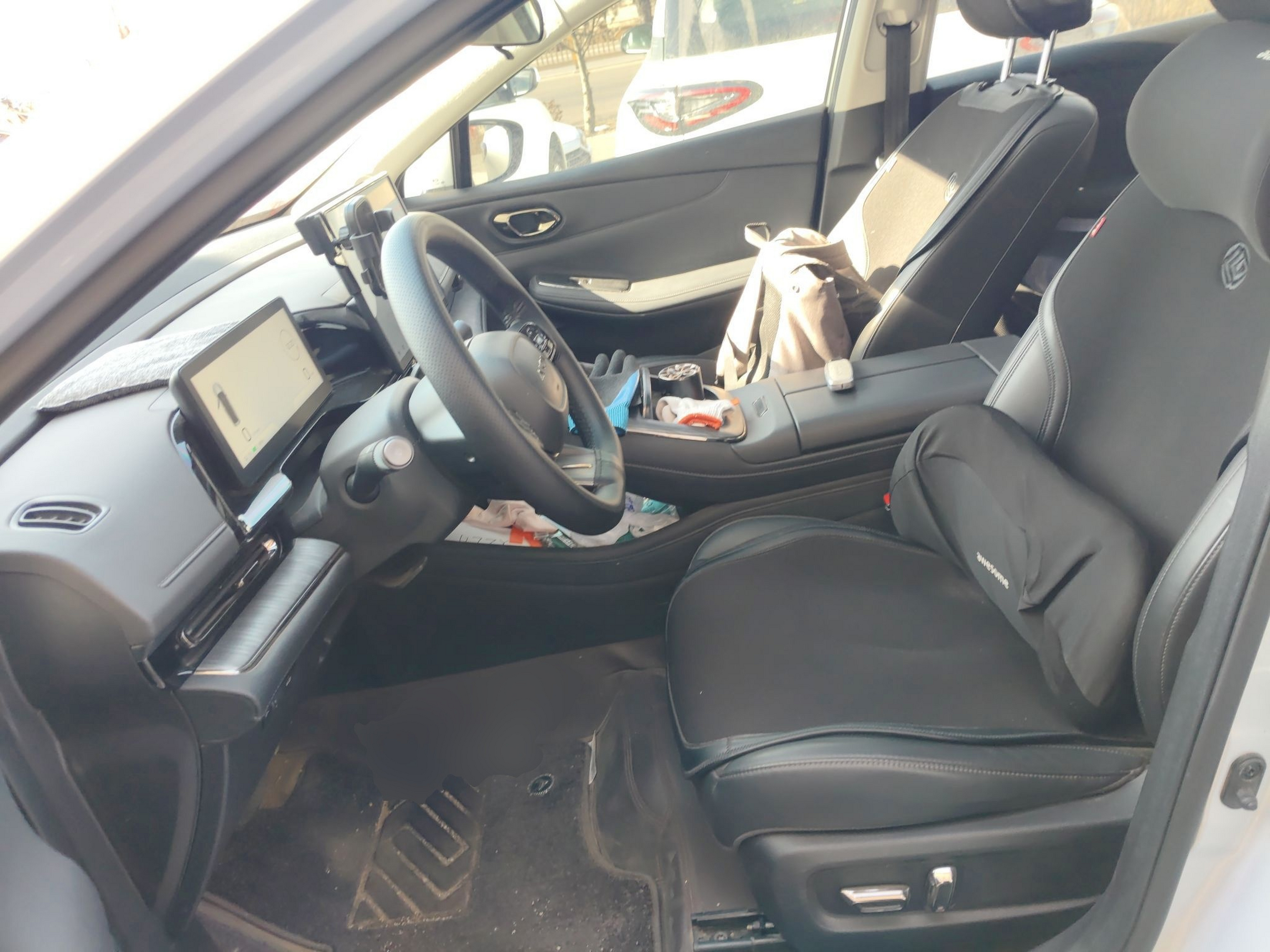 Переднее сиденье в автомобиле