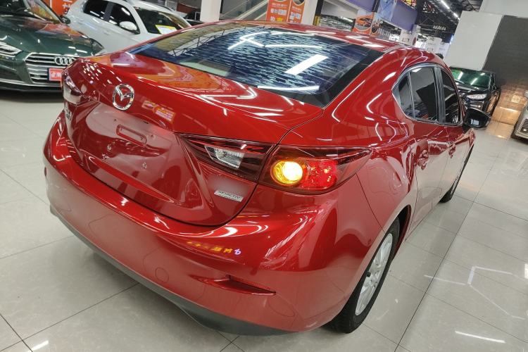 Used Mazda 3 Axela 2016 Sedan 1.5L Automatic Comfort Model