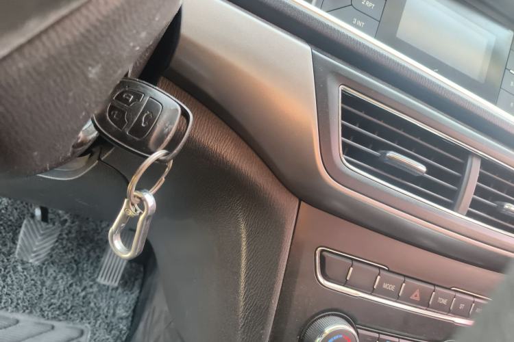 Used CHANGAN KAICHENG Oushang A600 2017 1.5L Manual Standard Edition Interior 1