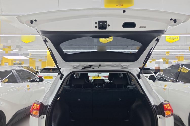 Used Toyota Corolla Cross 2022 2.0L Deluxe Edition Trunk