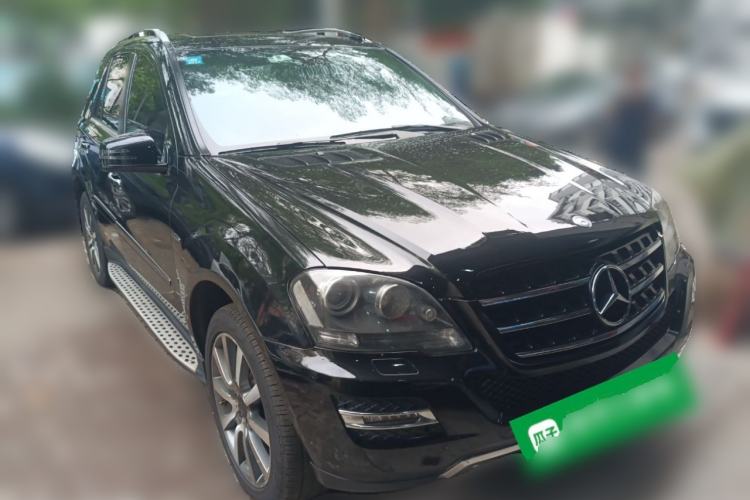 Used Mercedes-Benz M-Class 2010 ML 500 4MATIC Front Right 45 Deg