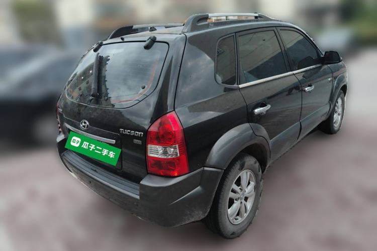Used Hyundai Tucson 2009 2.0L Manual 4x4 Luxury Version
