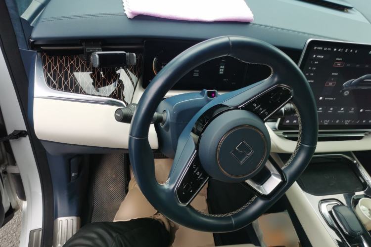 Used Zeekr 009 2022 WE Edition
