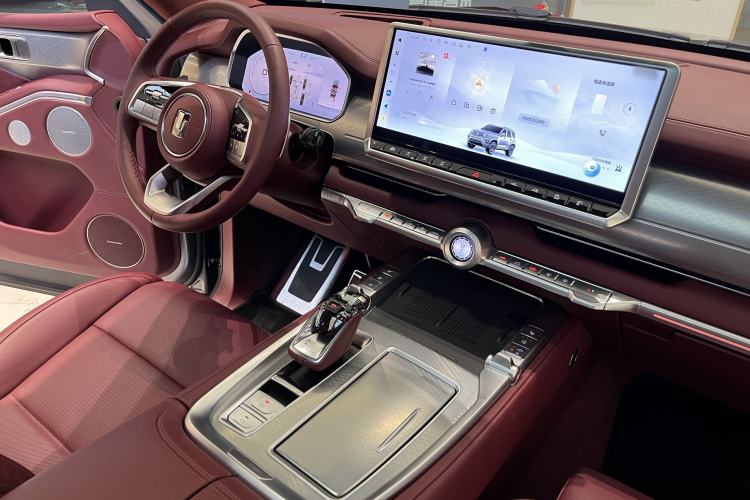 Used Tank 700 New Energy 2024 Hi4-T Extreme Edition Interior 1