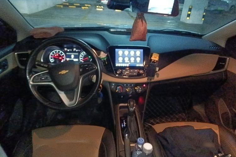 Used Chevrolet Monza 2022 320 Automatic Enjoyment Sunroof Version Center Console