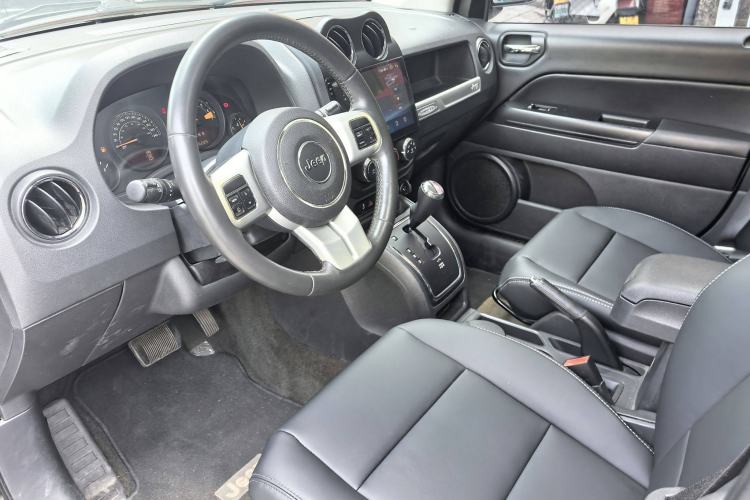 Used Jeep Compass 2014 2.0L two-wheel drive sport version