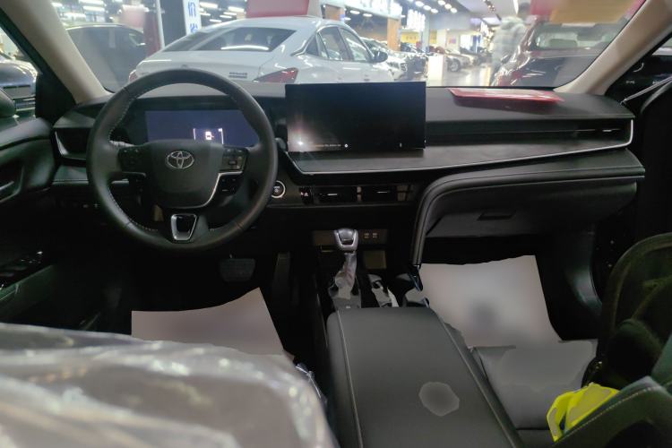 Used Toyota Camry 2024 Dual-Engine 2.5HG Prestige Edition
