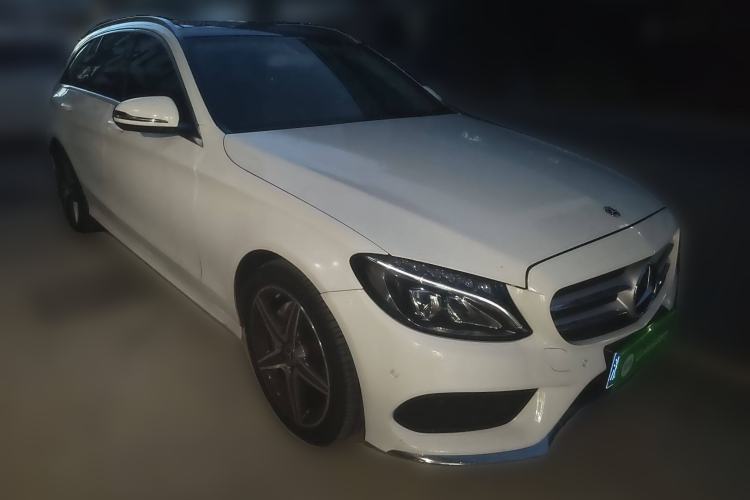 Used Mercedes-Benz C-Class 2017 Facelift C 200 Station Wagon Front Right 45 Deg