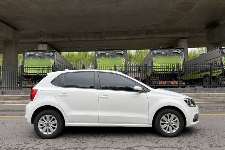 Used Volkswagen Polo 2016 1.4L Manual Fashion Model