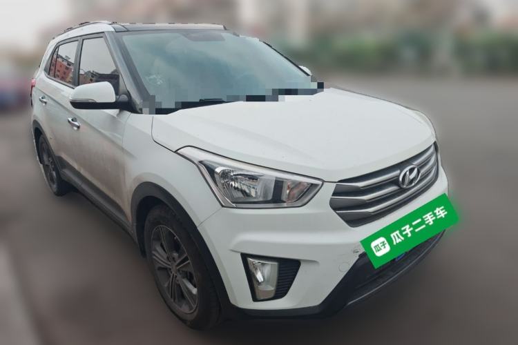 Used Hyundai ix25 2015 1.6L Automatic Two-Wheel Drive Smart GLS Trim Front Right 45 Deg