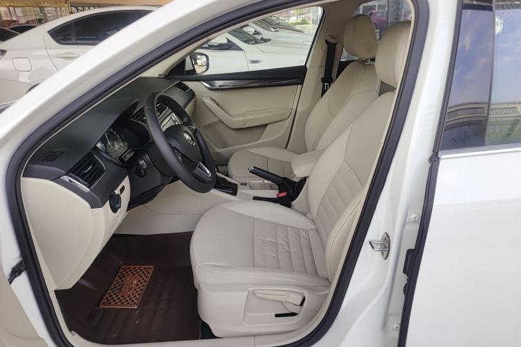 Used Skoda Octavia 2017 1.6L Automatic Smart Drive Edition Left Front Seat