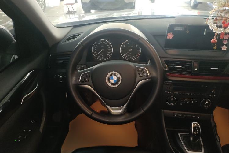 Used BMW X1 2015 sDrive18i Fashion Upgrade Edition Steering Wheel