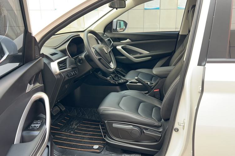 Used Baojun 530 2021 Global Car Anniversary Edition 1.5T CVT Luxury Model 7 Seats