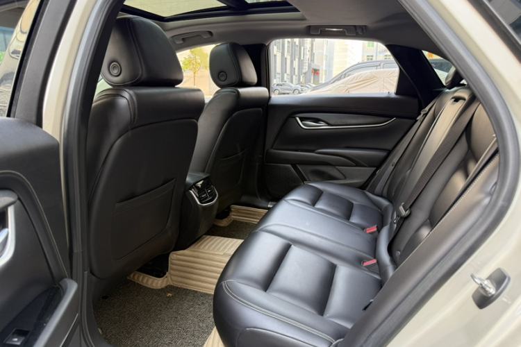 Used Cadillac XTS 2018 28T Tech Edition Interior 4