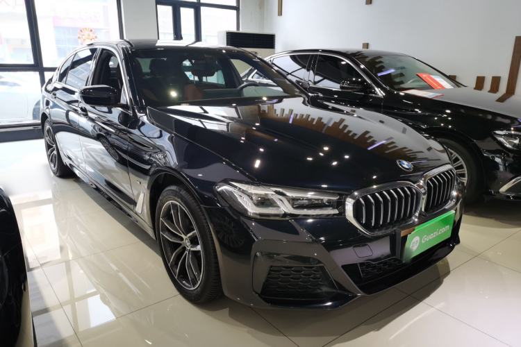 Used BMW 5 Series 2022 Second Facelift 525Li M Sport Package Front Right 45 Deg