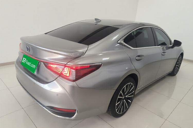 Used Lexus ES 2021 300h Excellence Edition
